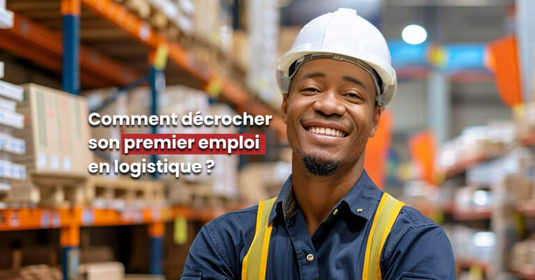 Jeune diplômé en formation dans un entrepôt logistique pour son premier emploi sans expérience